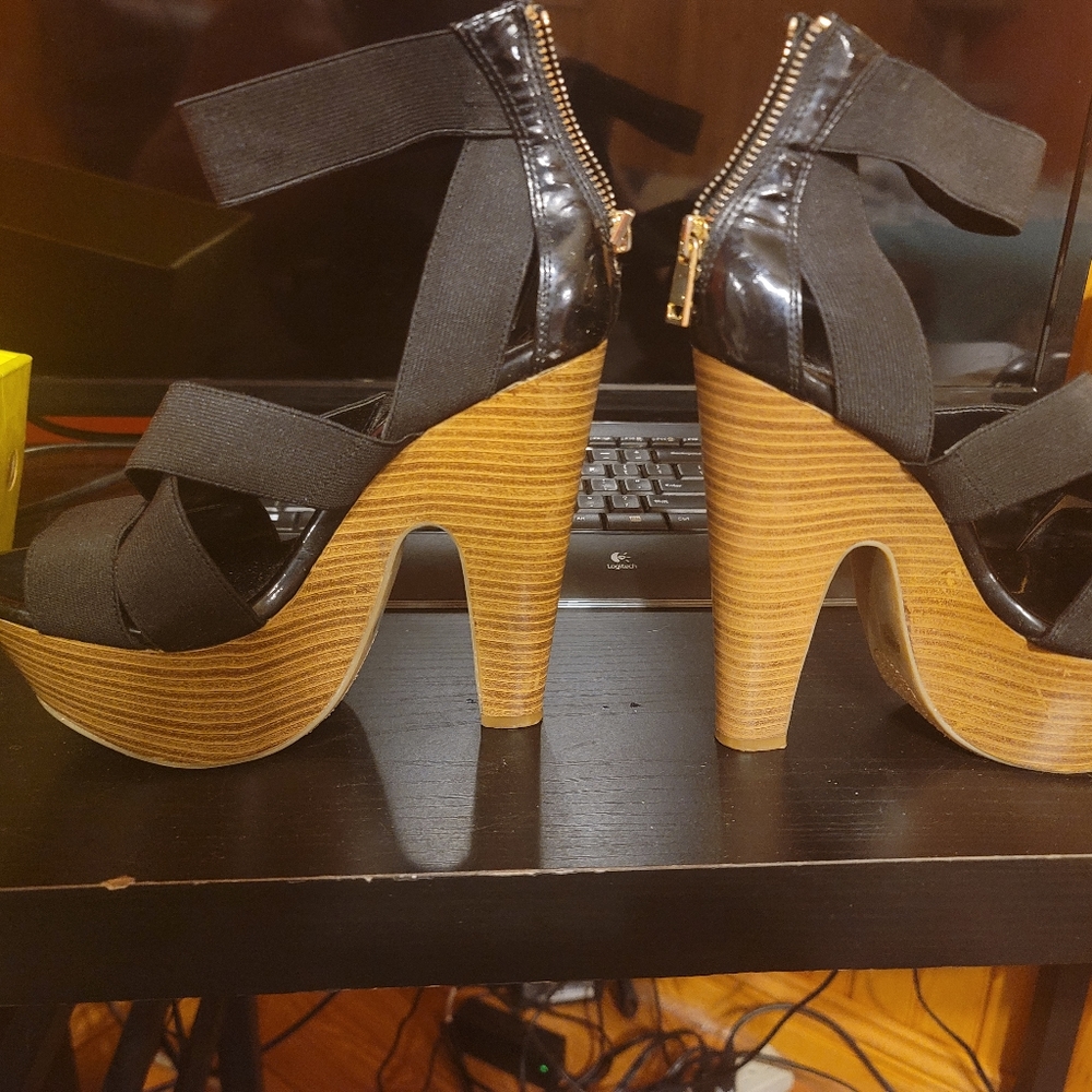Jessica Simpson heels